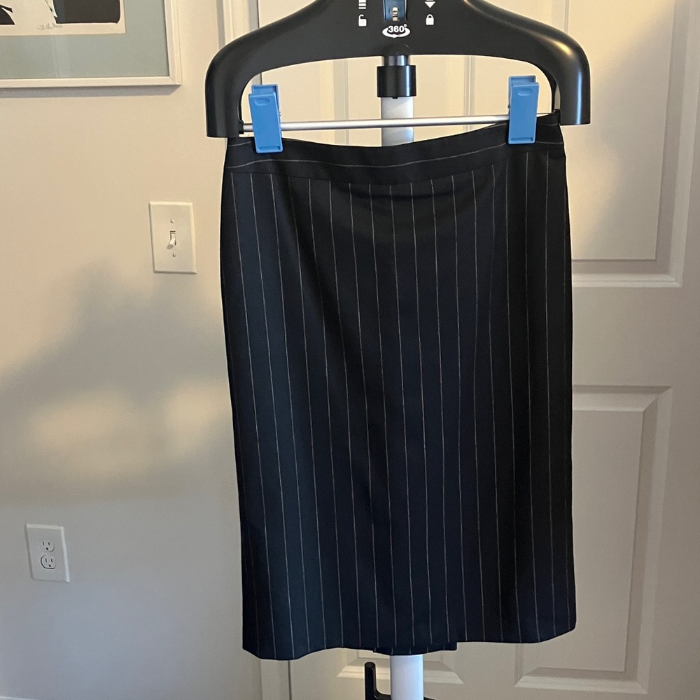 MaxMara Black with stripes virgin wool pencil skirt size 6 made in Italy classy